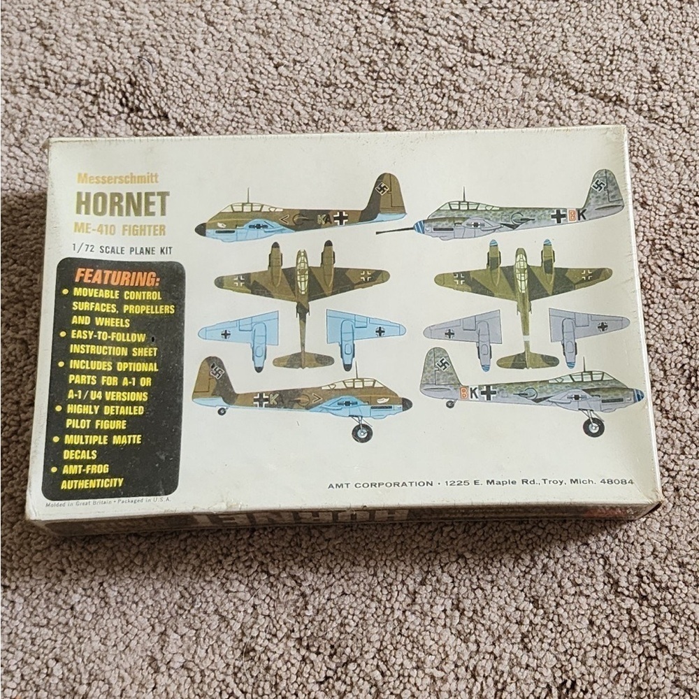 Vintage AMT MESSERSCHMIDT HORNET ME-410 FIGHTER 1:72 WWII Model Airplane Kit - Picture 2 of 2